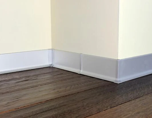 Плинтус из нержавеющей стали